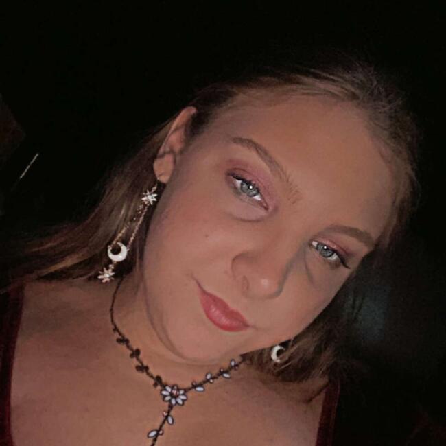 Babysitter in Ocala: Shelby