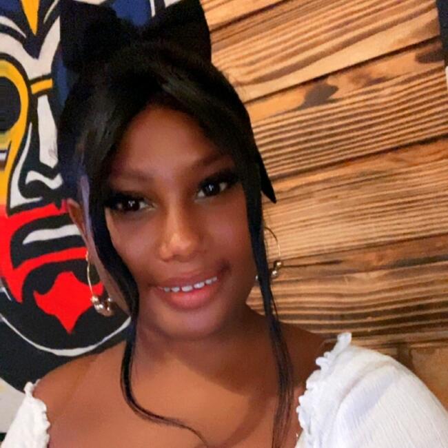 Niñera en Pantanal: Shaina