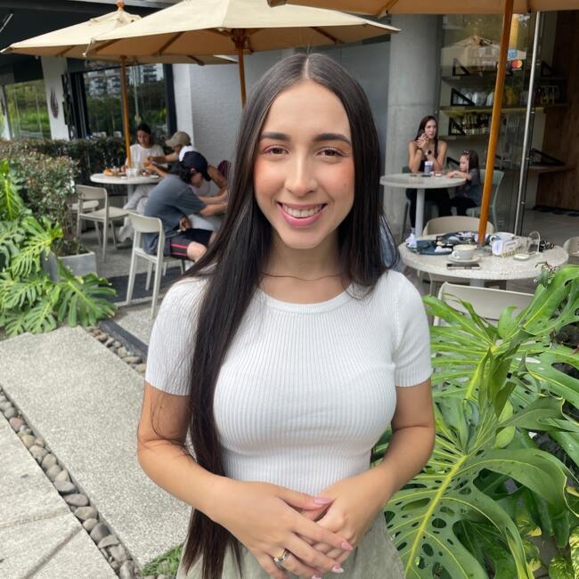 Babysitter in Armenia: Maria Valentina