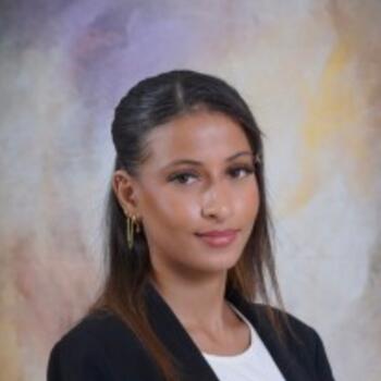 Babysitter in Fleury-les-Aubrais: Kawtar