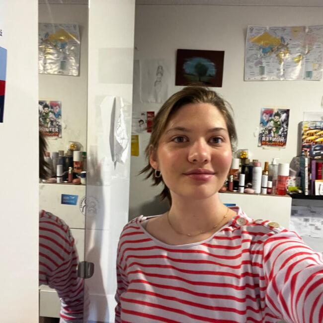Baby-sitter à Versailles: Isabelle