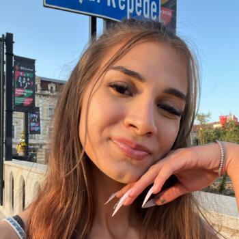 Babysitter στην περιοχή Οράντεα: Elizabeta