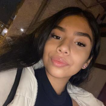 Babysitter in Irun: María Angeles