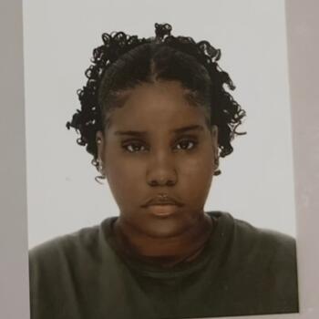 Babysitter in Oeiras: Ellenyse