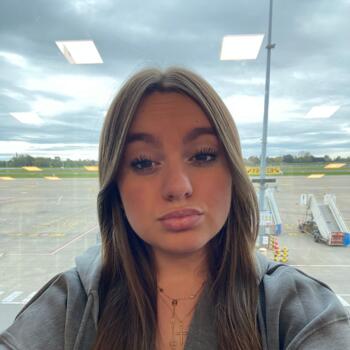 Babysitter in Hem: Clémence