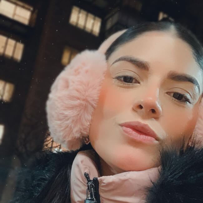 Babysitter in Borough of Queens: Tahly