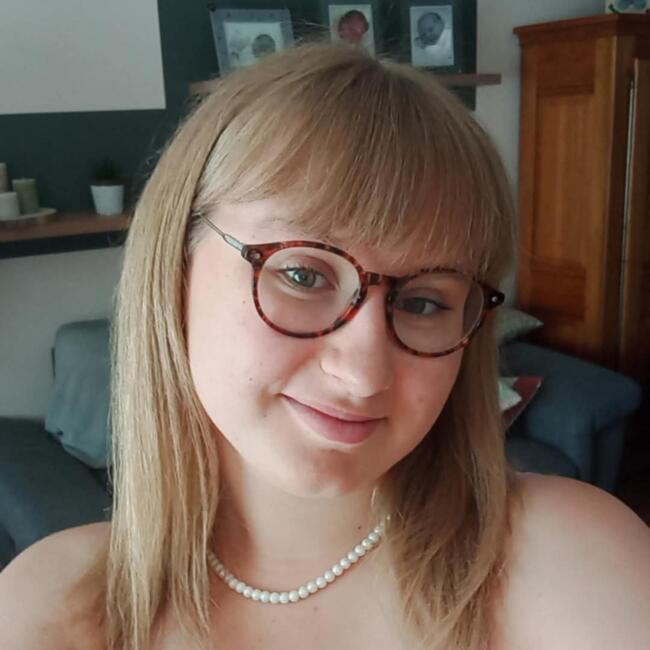 Babysitter in Brest: Manon