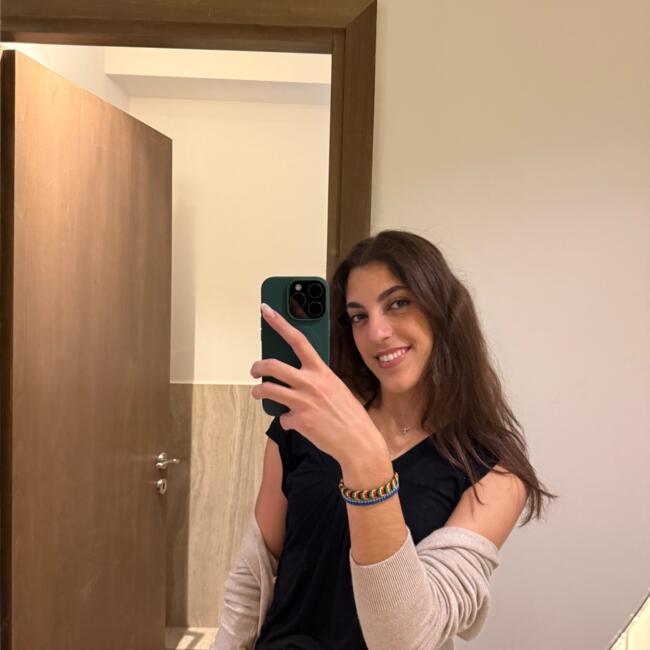 Babysitter στην περιοχή Βούλα: Marileni