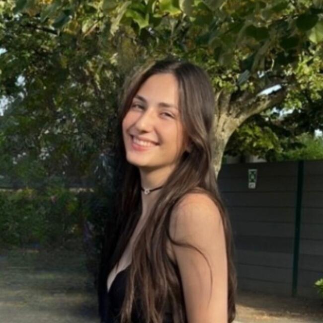 Babysitter in Antony: Ophélie