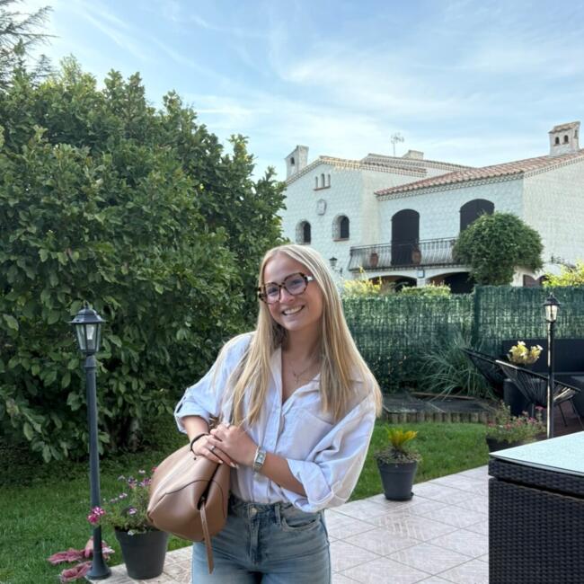 Babysitter in Créteil: Océane