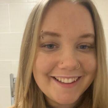 Babysitter in Leeds: Liv