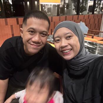 Babysitting job in South Tangerang: babysitting job Virda