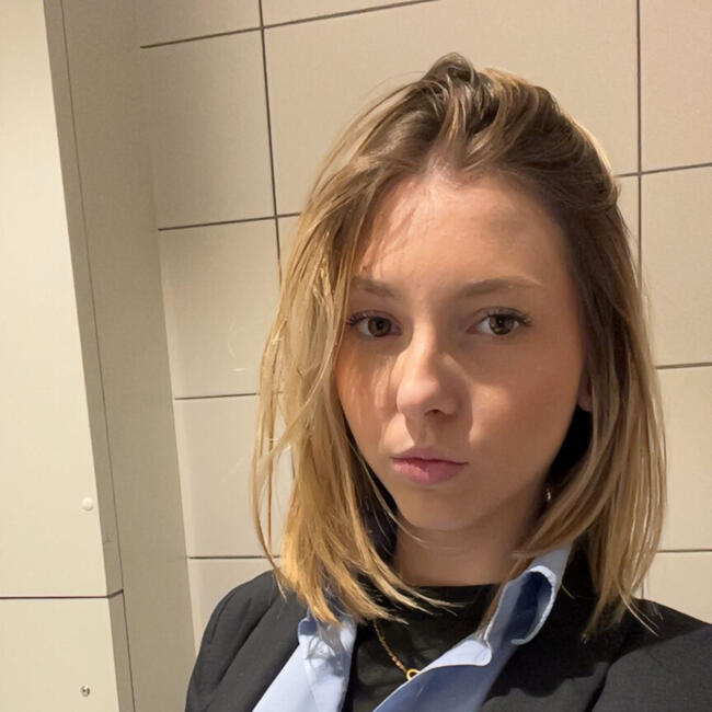 Babysitter in Paron: Carole