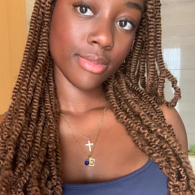 Babysitter in Quinta do Conde da Cunha: Heluani