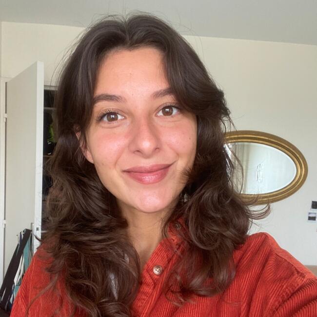 Babysitter in Nanterre: Laura