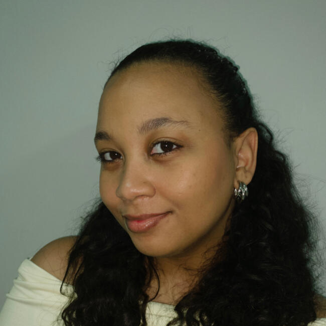 Babysitter in Macaé: Thais