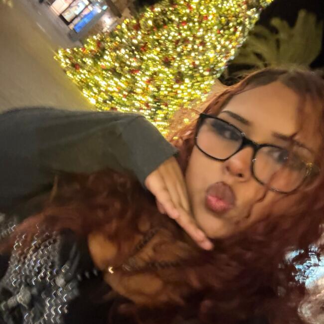 Babysitter in Hemet: Angie