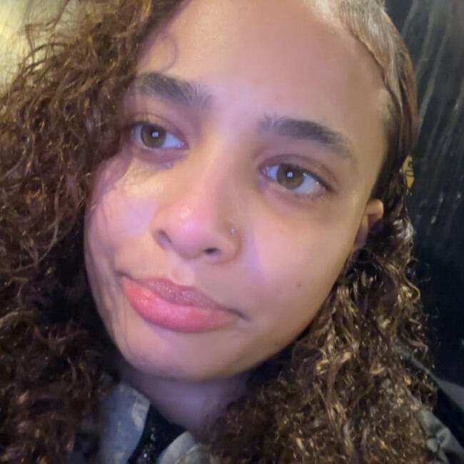 Babysitter in London: Leah