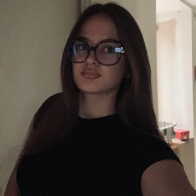 Babysitter in Rennes: Léna
