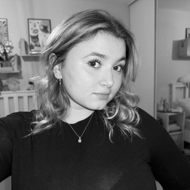 Babysitter in Brindas: Jade