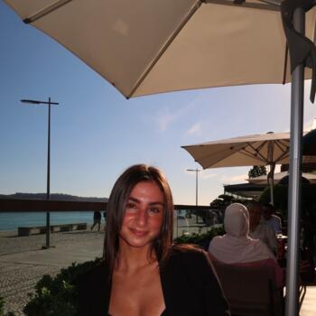 Babysitter em Charneca de Caparica: Laura