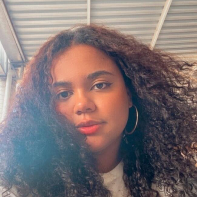 Babá em Itapevi: Taimile