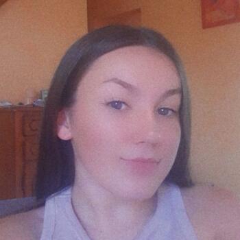 Baby-sitter in Saint-Germain-du-Corbéis: Justine