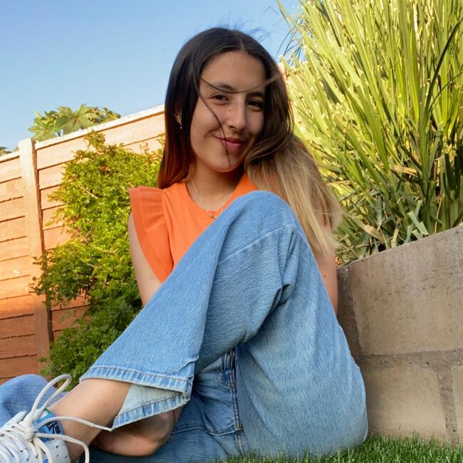 Babysitter in El Monte: Antonella