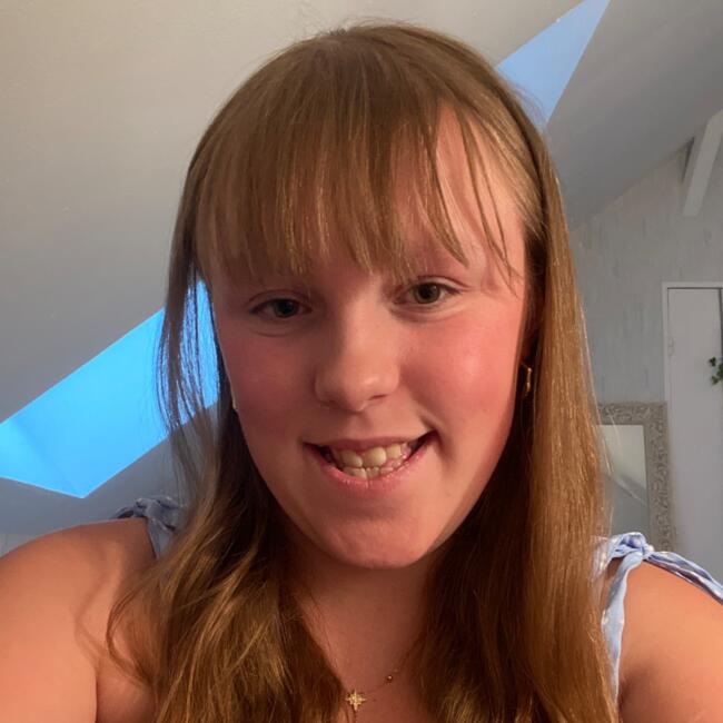 Babysitter in Briollay: Pauline