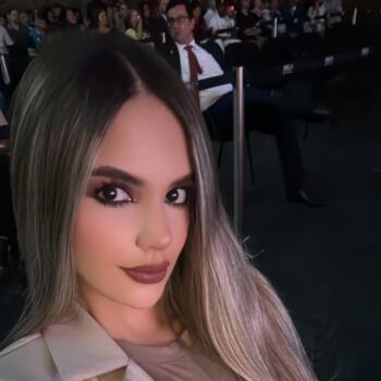 Trabajo para niñera en Medellín: trabajo de niñera Carolina