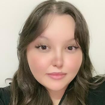 مربية أطفال في الدوحة: Hana