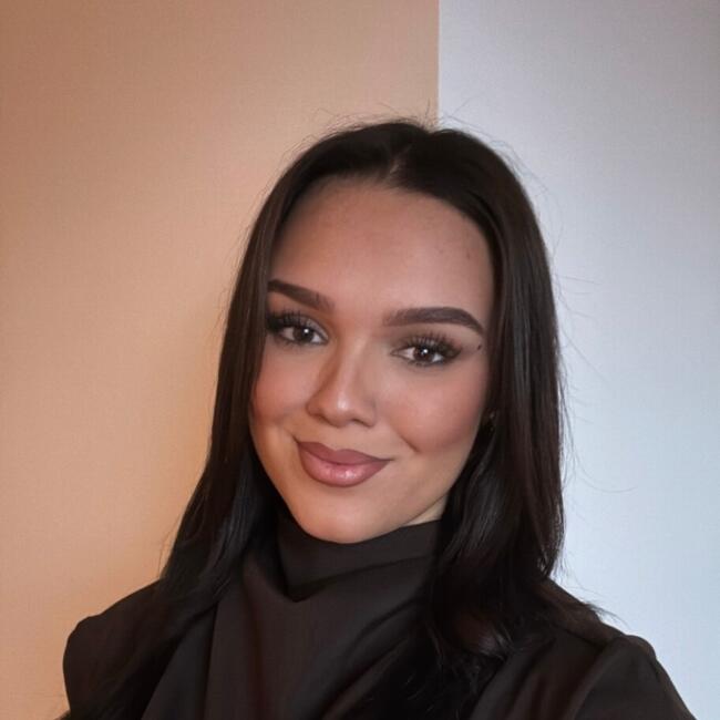 Babysitter in Sanem: Amina