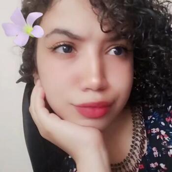 جليسة أطفال في آسفي: Amina