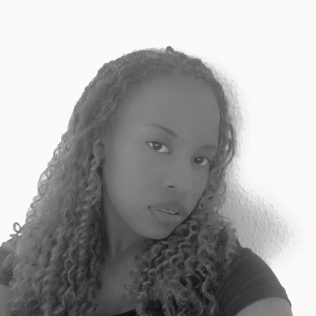 Babysitter em Odivelas: Suzette