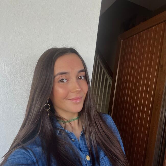 Babysitter in Pilas: María