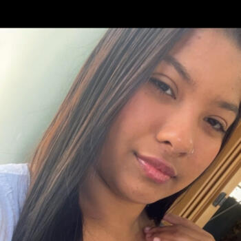 Babysitter in Curitiba: Camille