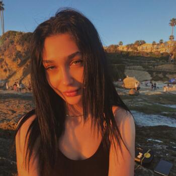 Babysitter in Los Angeles: Raz