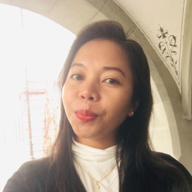 Babysitter in Athens: Laiza