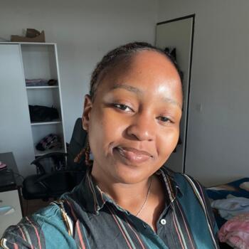 Babysitter in Delft: Elizabeth