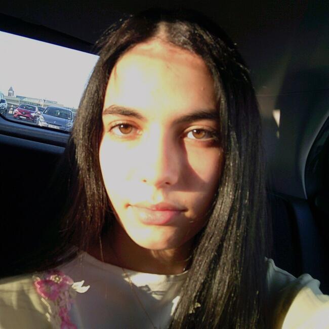 Babysitter in Ézanville: Alma