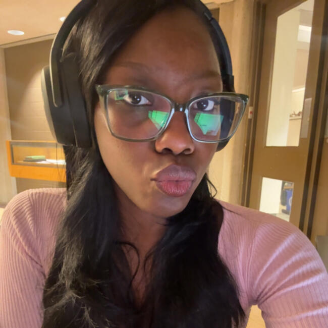 Babysitter in Toronto: Shay