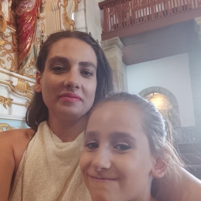 Babysitter em Palheiros (Distrito de Vila Real): Carmen