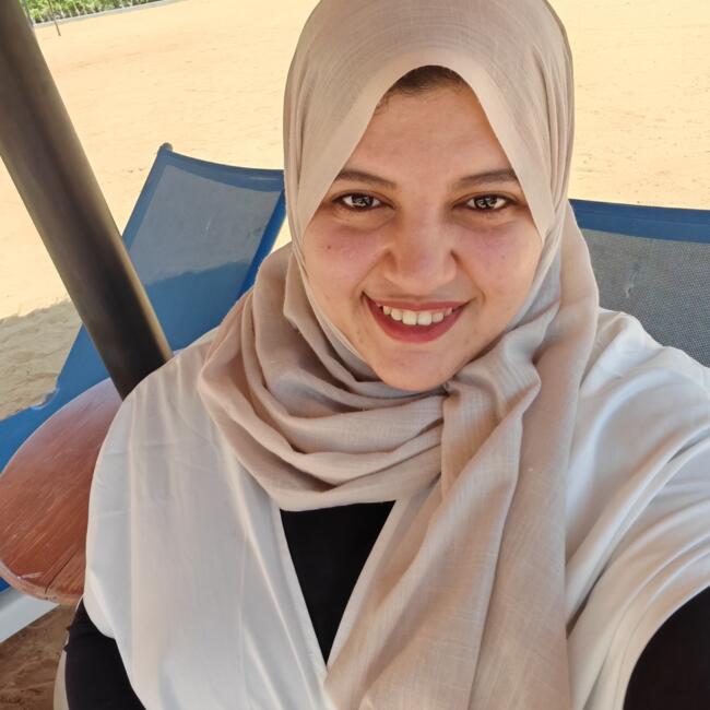 وظيفة جليسة أطفال في جدة: Aya