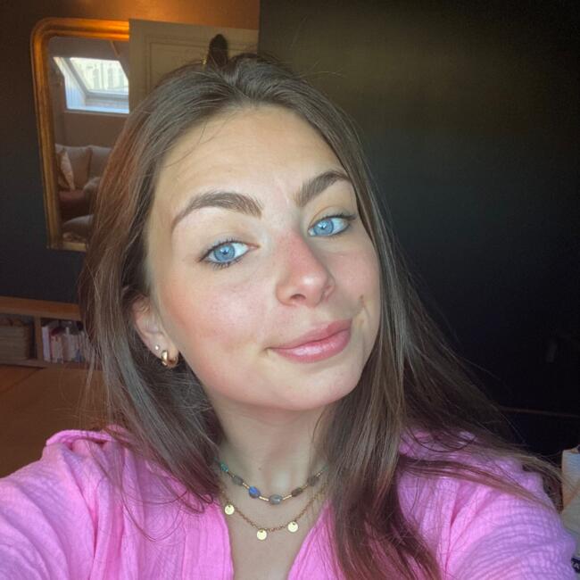 Babysitter in Saint-Étienne-de-Montluc: Manon
