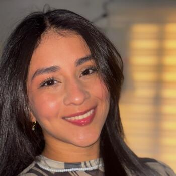 Babysitter in Cuenca: Nicol Sharay