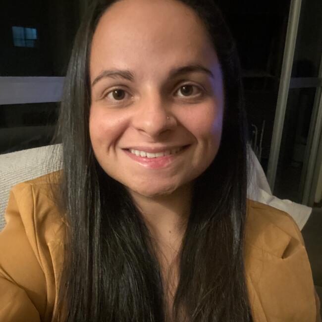 Babysitter in Balneário Camboriú: Daila