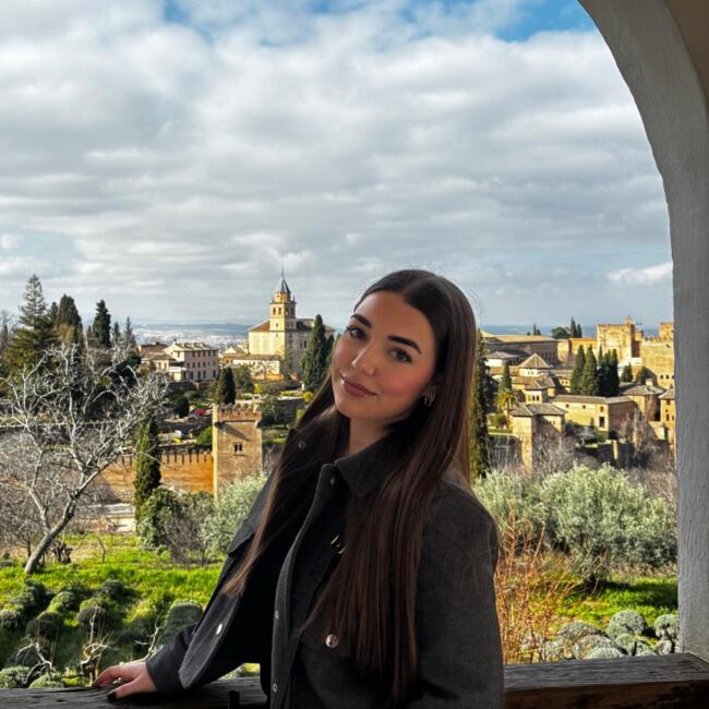 Canguro en Granada: Elena