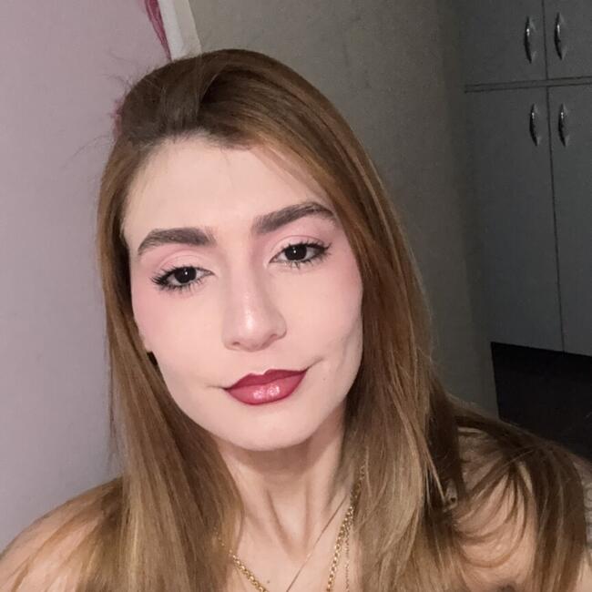 Emprego de babá em Goiânia: Izabelle Roberts