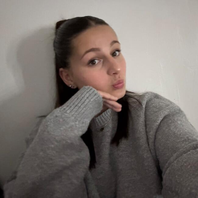 Babysitter in Cramans: Anaïs