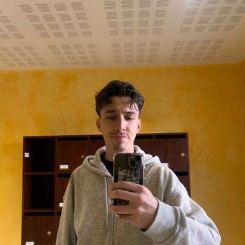 Babysitter in Grenoble: Yanis